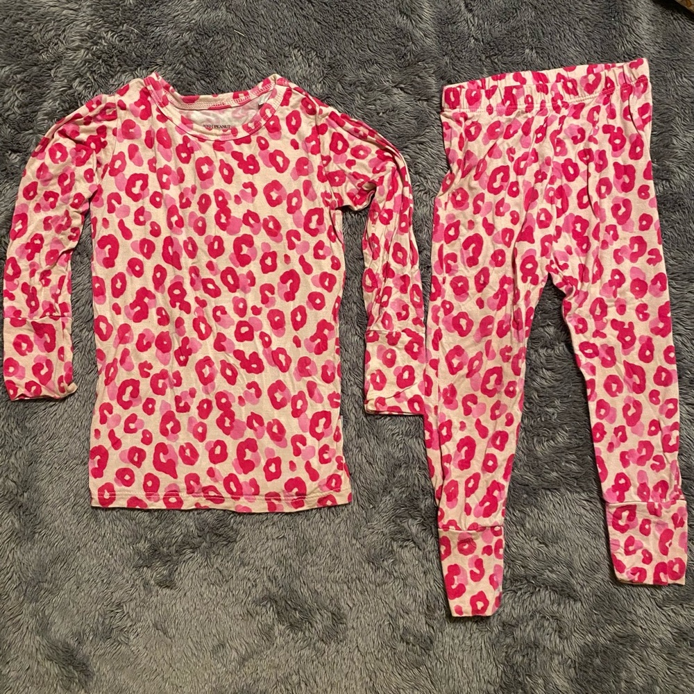 Posh Peanut leopard and kisses